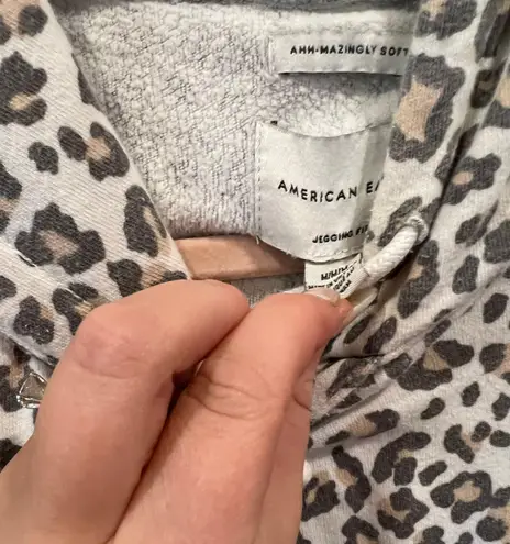 American Eagle Leopard Jegging Sweatshirt