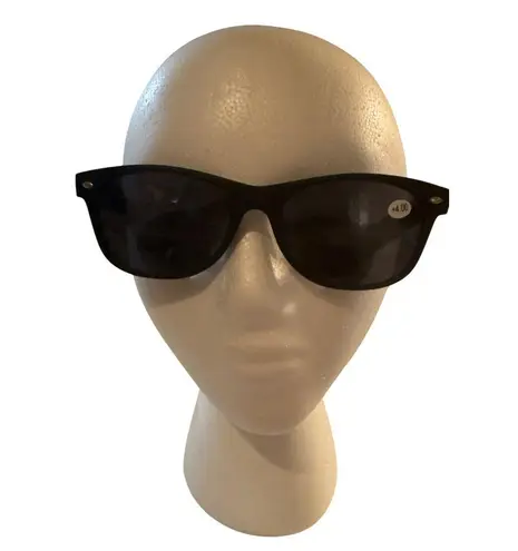 Yogo Vision Black Reading Sunglasses With +4.00 Magnification For Adults Unisex - Image 1