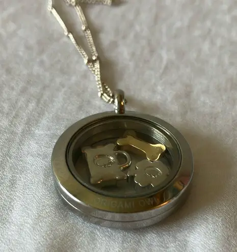 Origami Owl : Silver Tone Pendant Necklace- Green & Blue Charms