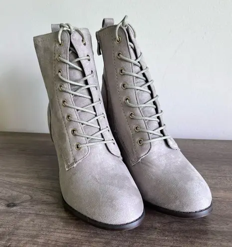 Journee Collection Baylor Women's Lace Up Boot Size 9 Wide #B1501