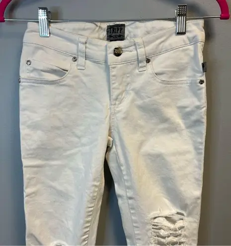 Tripp NYC Jeans White Knee Slit Jeans Sz 3/26 EUC Skinny Distressed Denim