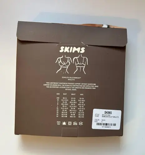 SKIMS seamless sculpt bralette- NWT- onyx