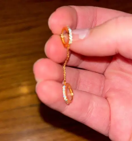 CHAIN LINK HUGGIES IN GOLD