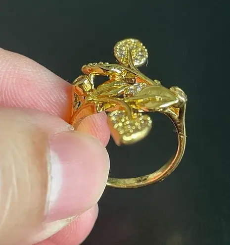 18k gold plated leaf Austrian crystal ring size 7