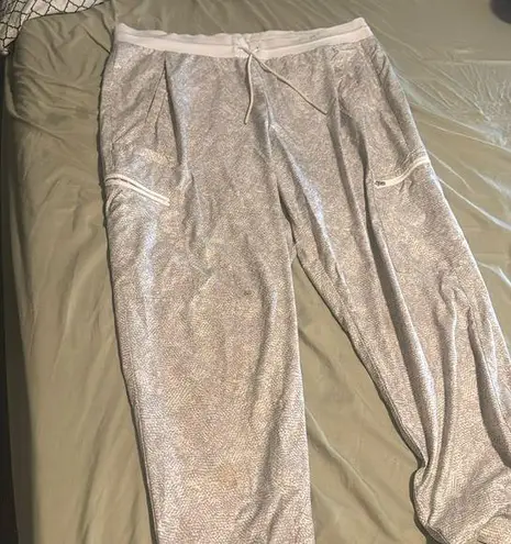 Athleta  joggers  women’s snake skin pants size 18