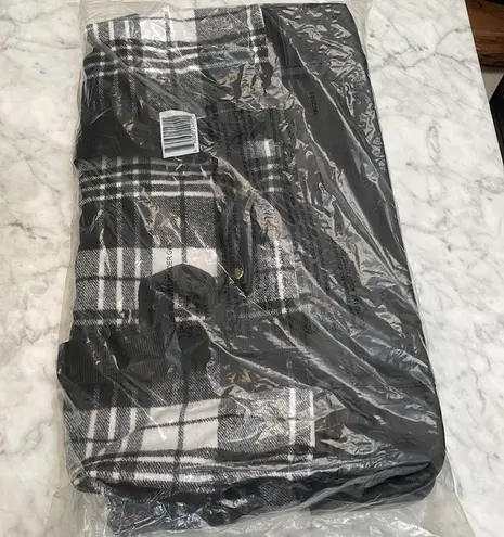 DSW weekend duffel bag 20”L x 9”W x 11.5”H