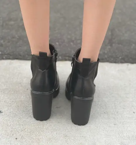 Refresh Chunky Lug Sole Slip On Bootie