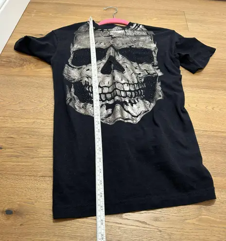 Affliction Small skull t shirt