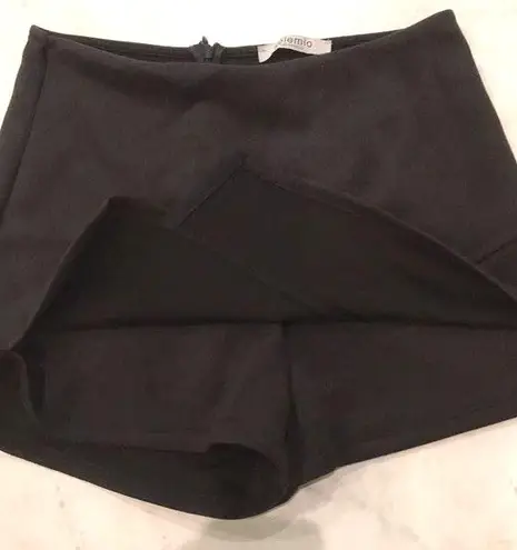 Entourage Black Envelope Suede Skort