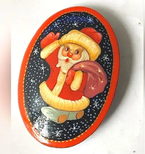 Rare Vintage Lacquered Handmade in Russia Santa Claus Christmas Xmas Brooch Red