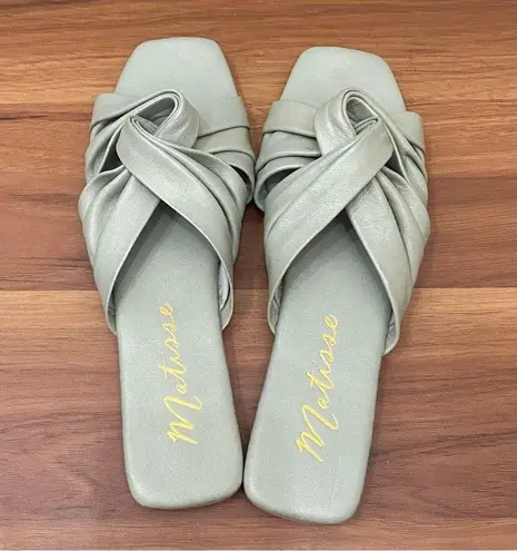MATISSE Genie Light Sage Green Twist Strap Leather Sandals Flats Size 7