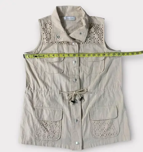 Women’s Keren Hart Linen Blend Eyelet Embellished Khaki Blouse Size Medium #164 Tan