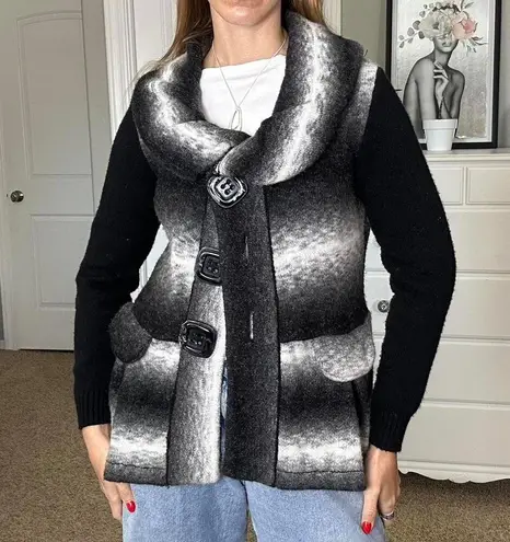 Soft, fuzzy black & white sweater with big funky buttons - Image 7