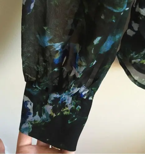 Haute Hippie 100% Silk Blue Green Floral Semi Sheer Open Back Button Down Top