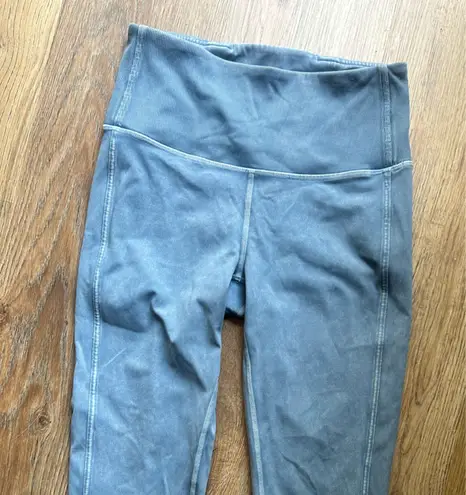 Lululemon  Wunder Under Crop 23" Ribbed leggings in Washed Moon Blue. Size 4. - Image 4