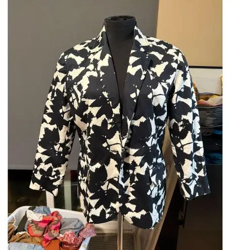 Coldwater Creek black & white abstract blazer sz10 $32.00- $99.00