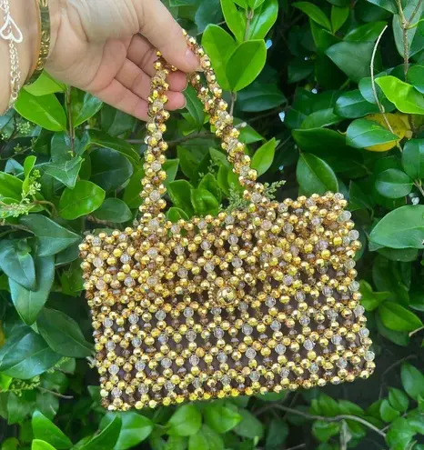 SAMANTHA HESKIA ✨Chic Gold Clutch for Elegant Evenings