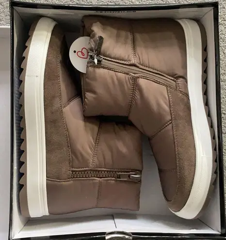 Blondo Samarie Waterproof Quilted Platform Winter Boots 10