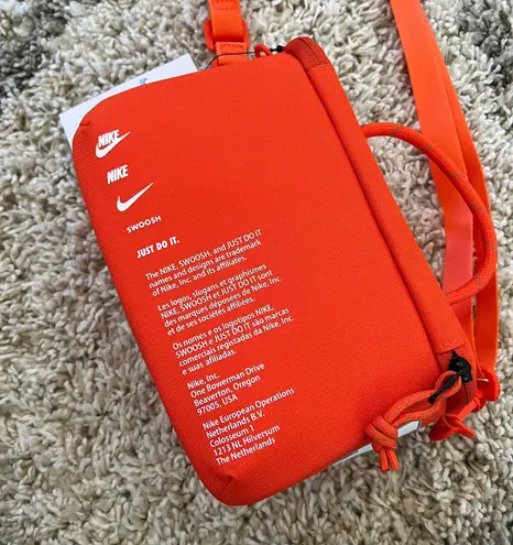 Nike NWT  Mini Shoe Box 3L Crossbody Bag