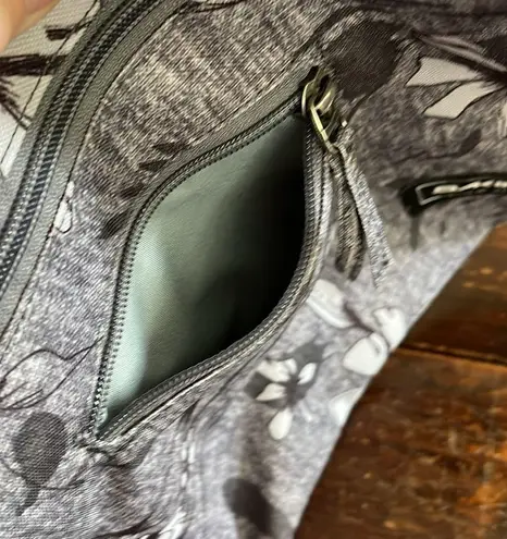 Dakine Gray Floral Print Jojo Crossbody 10.5"x10.5"x1.5"