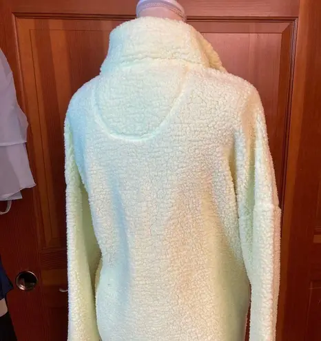 Aerie COPY - NWOT,  Women’s NeonYellow Fleece Jacket. Size Small