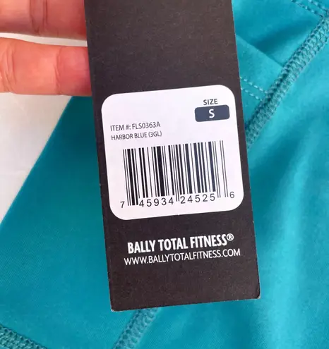 Bally Total Fitness High rise side pocket 5” workout gym shorts size small NWT