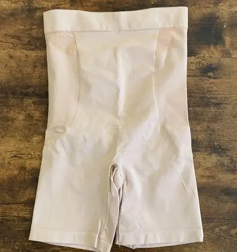 Bali high waisted Shape wear Size M NWOT