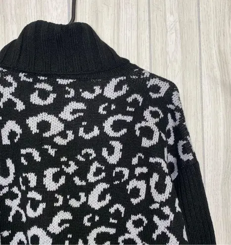 Nine West  Ribbed Leopard Animal Print Turtleneck Sweater size L Large