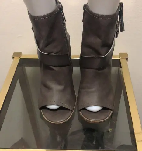 Doles vita open toe chunky heeled open back bootie Gray Size 9