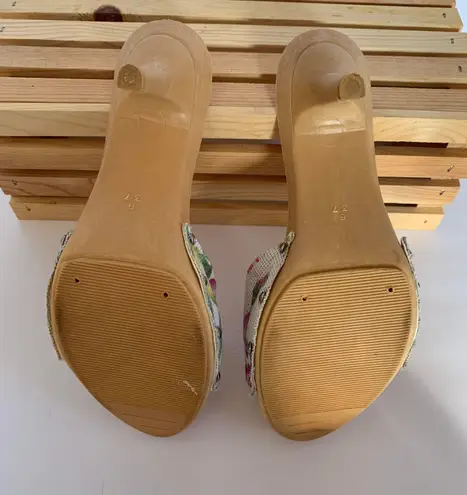 Vintage Tan/White Trendy Wood Mimic Heels Floral Sandals Tan Size 6