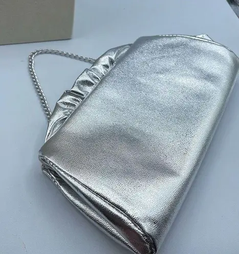 Vintage silver faux leather ruffled top clutch Silver