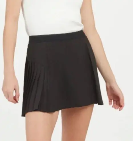 Spanx NEW  The Get Moving Pleated Skort Black - size S