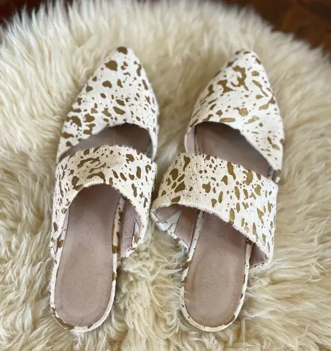 MATISSE berlin slides in gold spot mules calf hair slides White Size 7.5