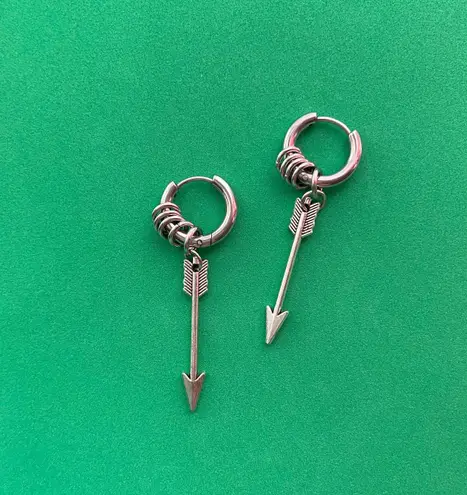 A Pair Titanium Steel Arrow Dangle Drop Earrings for Men Women,Punk Hip Hop Silver
