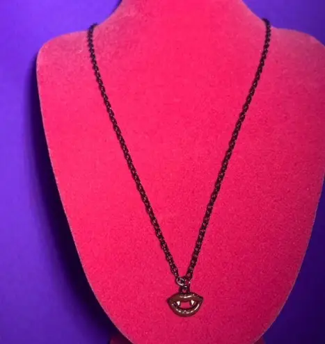 Boutique Vampire Fangs Teeth Bite Kiss Necklace Gothic Kawaii Egirl Emo Halloween costume