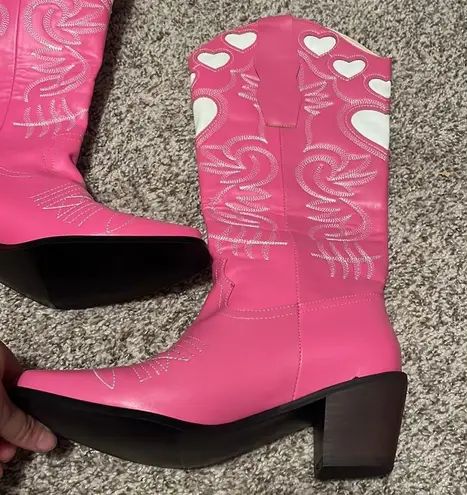 Woman’s Size 9 Pink Heart Cowgirl Boots