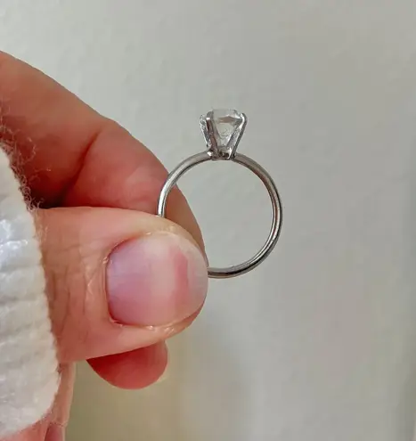 UNCAS Silver Solitaire Round Cut Ring Simple Elegant Engagement Wedding Promise Jewelry