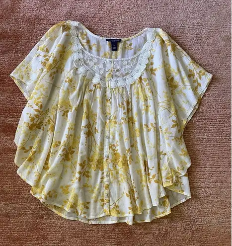 Bandolino Denim blouse PM petite yellow floral boho peasant top crochet trim