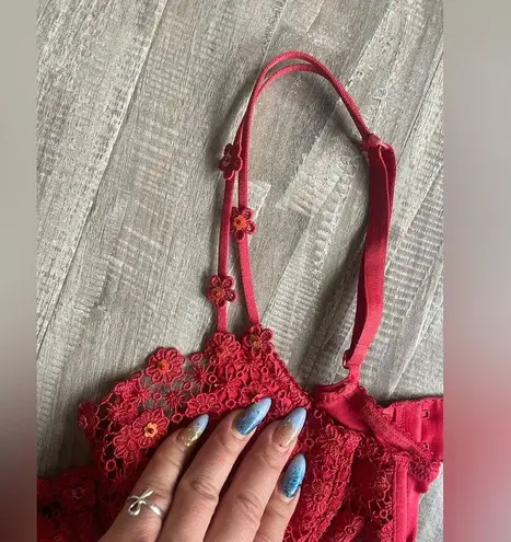 Ambrielle Floral Lace & Beaded Bra Red 34C Size undefined