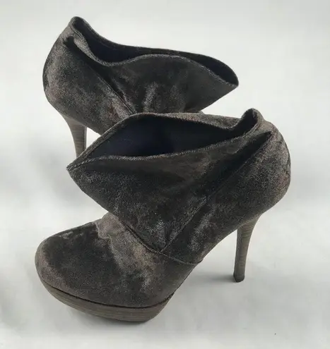 Luxury Rebel brown suede 8 ankle bootie heel