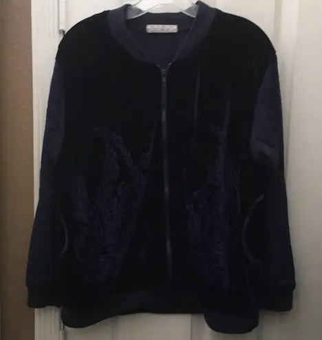 FINAL MARKDOWN Ladies’ Nino Wong Sculptured Velour Zip