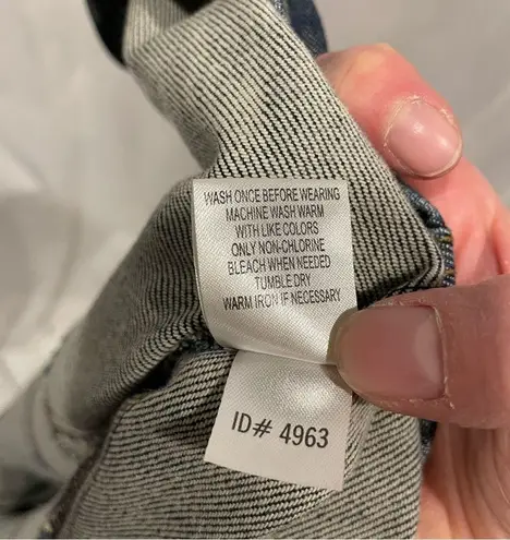 Adrienne Vittadini 90’s-y2k denim flare skirt flattering vertical tab pockets