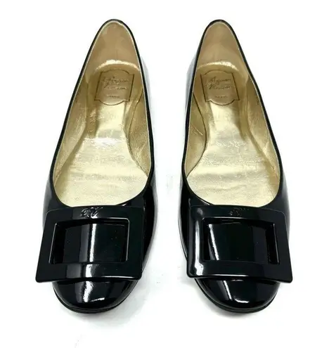 ROGER VIVIER black patent leather Gommette flats, made in. Italy, size 39