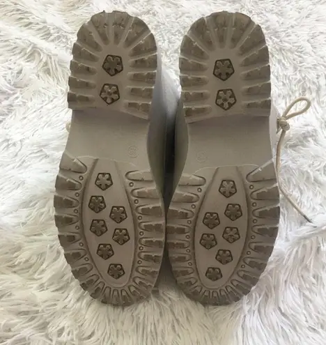 Women’s lace up zip up Ankle boots in Gray size 7.5