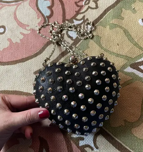 Forever 21 Vintage Y2K Black Heart-box Stud Grommets Chain Whimsygoth Punk Rave Coquette Purse Clutch Doll shoulder club night out festival Kill gold Purse Handbag