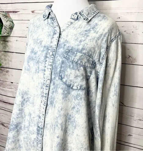 Velvet Heart  Acid Wash Tencel Chambray Denim Button Up Shirt Women’s Size Large