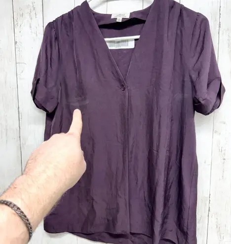 Wilfred Top Women Size XS Plum Vneck Button Short Sleeve Blouse Cuff Sleeves Purple