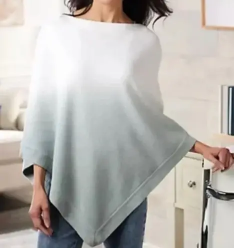 Barefoot Dreams Women’s Cozychic Ultra Lite Ocean Breeze Poncho NEW