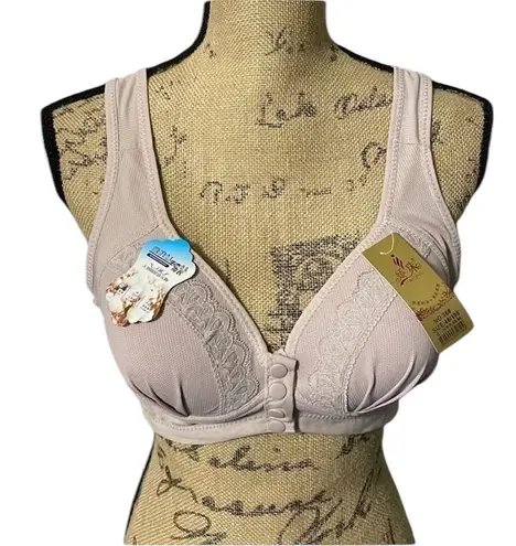 Beautiful lavender lace bra with snap front buttons. NWT. Purple Size undefined - Image 1