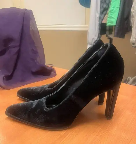 Giorgio Armani WOMEN'S BLACK HEEL PUMPS SZ 37/ US 6.5 , Vintage